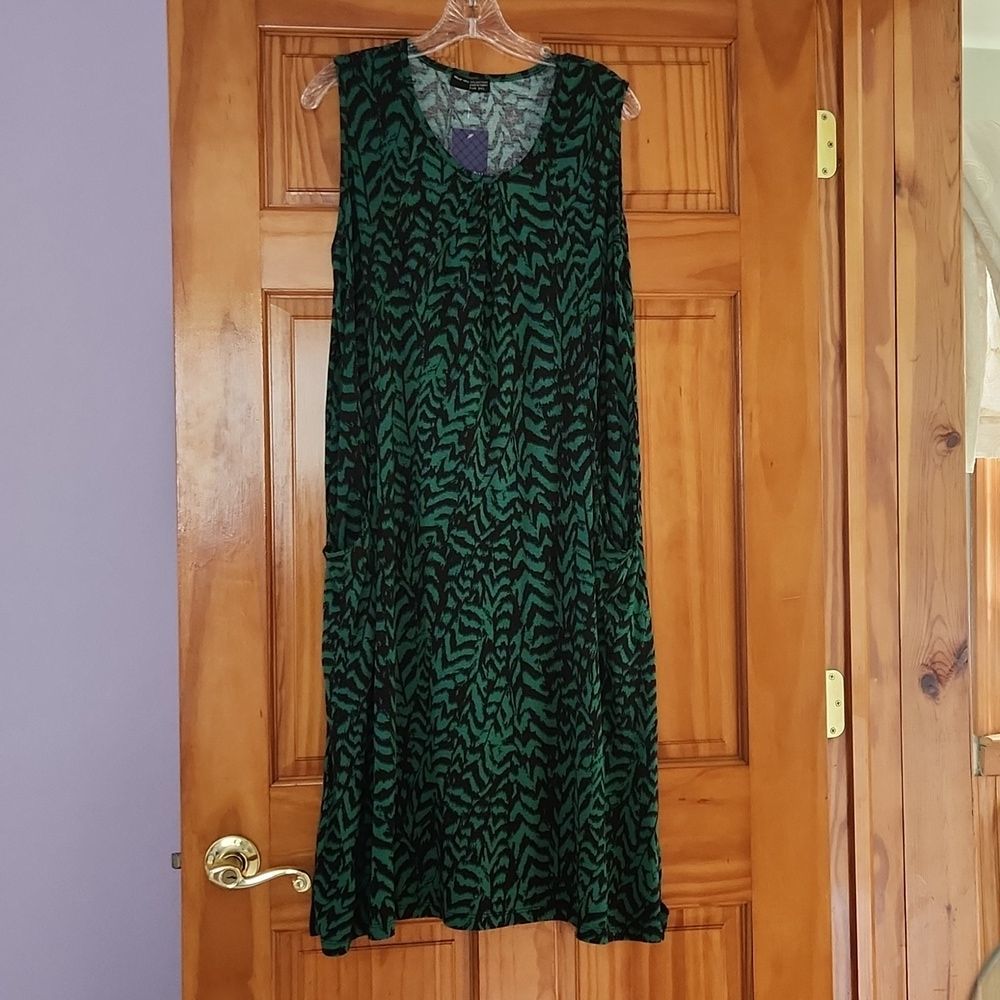 Black and green lightweight summer midi dress with pockets